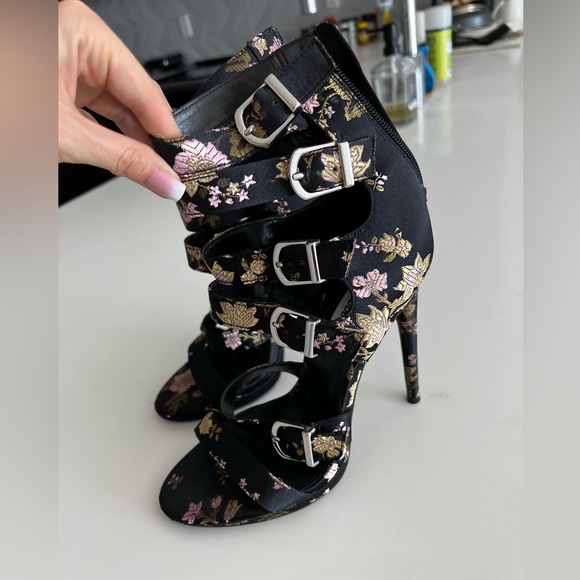 Heels with print - Picture 5 of 5